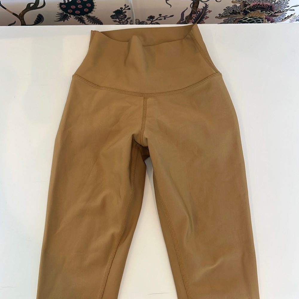 Alo Yoga High Waisted Leggings (XXS)